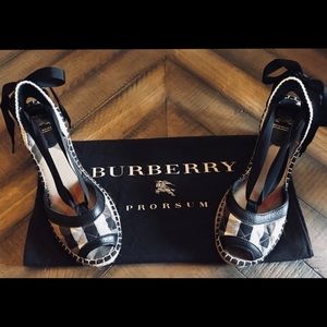 BURBERRY WEDGES